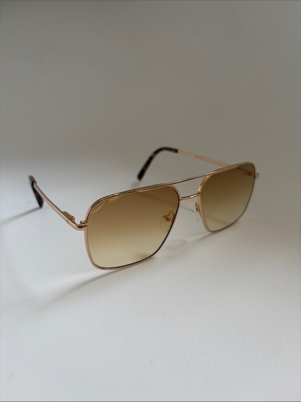 MOSCOT SHTARKER GOLD SUNGLASSES